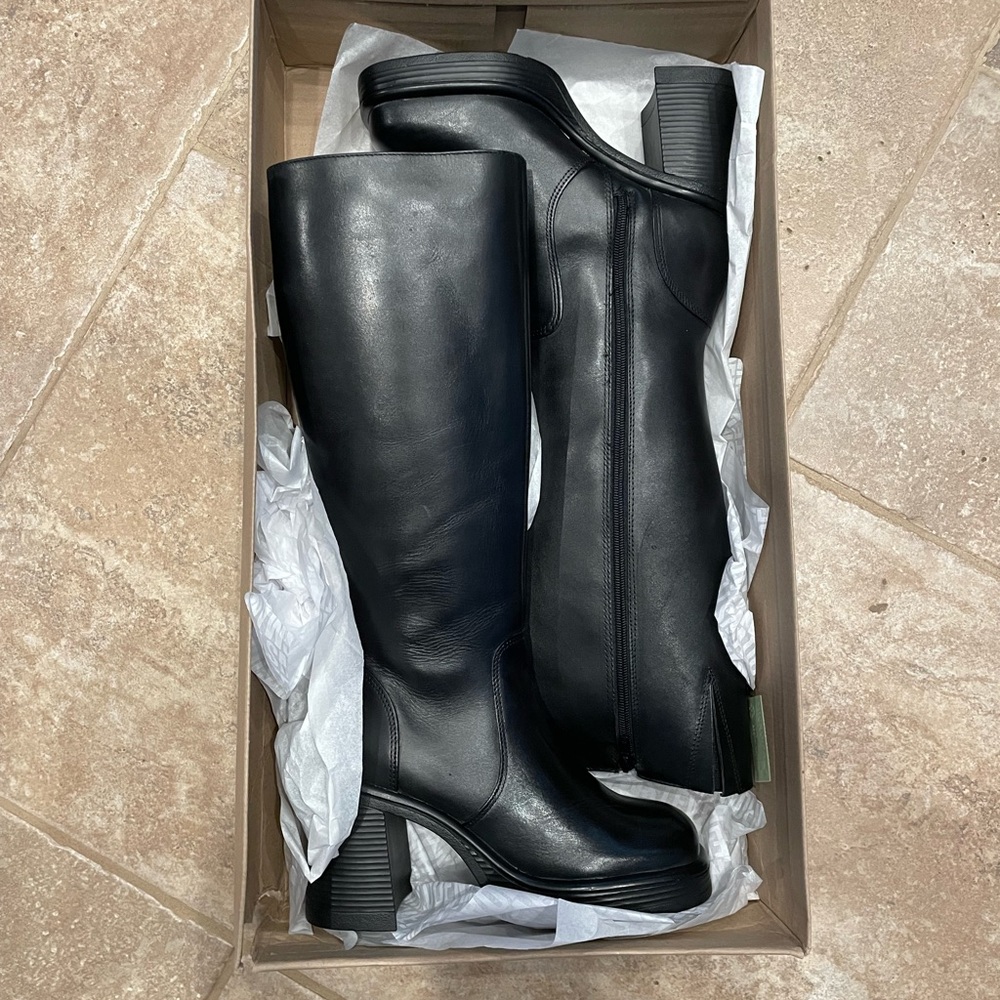 ✨Brand NEW✨, in box, never worn! Steve Madden “Fanatik black leather” boots